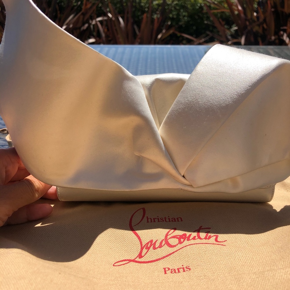 *Bridal 🎀 Christian Louboutin Satin Bow Clutch